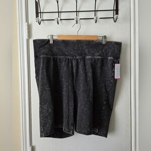 Livi Lane Bryant Knee Shorts